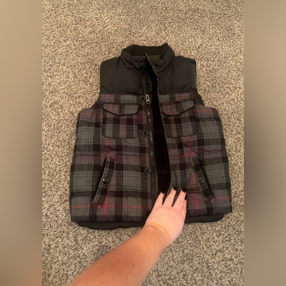 Kids Puffer Vest Lot size 5 [4 Vests] - Picture 5 of 5